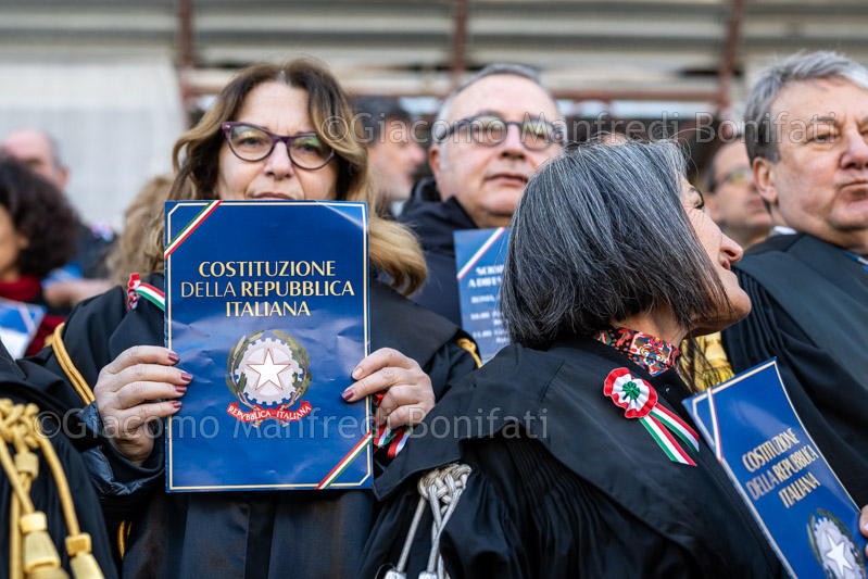 Flash mob alla Corte Suprema di Cassazione per lo sciopero nazionale dei Magistrati a difesa della Costituzione