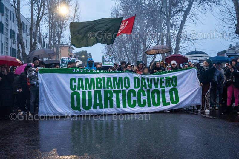 Corteo a Quarticciolo contro l'abbandono, il degrado e gli sfratti